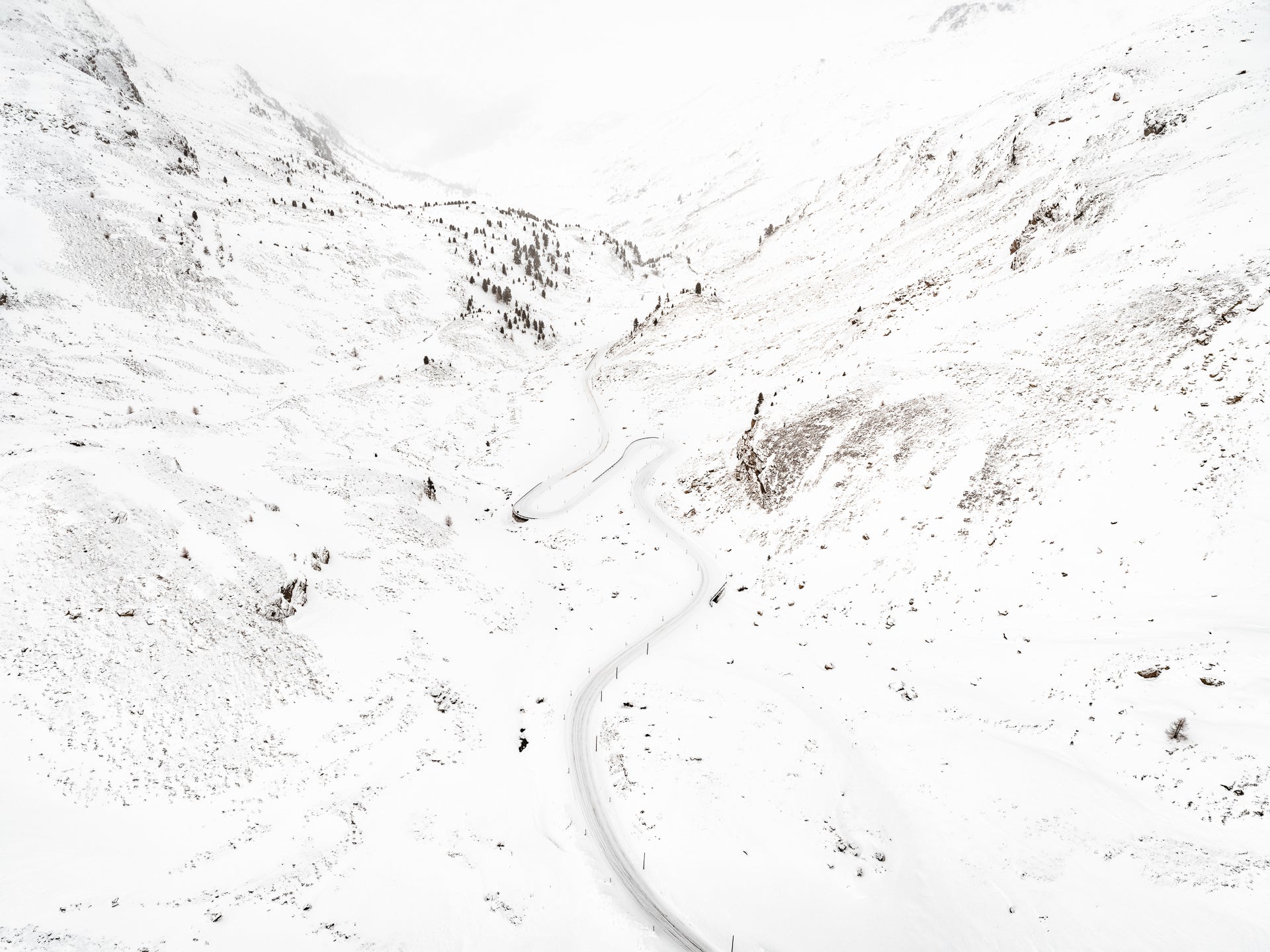 N°TSPS16 (The Swiss Pass Series, Fluelapass, Switzerland) by Tom Hegen, limited edition photography