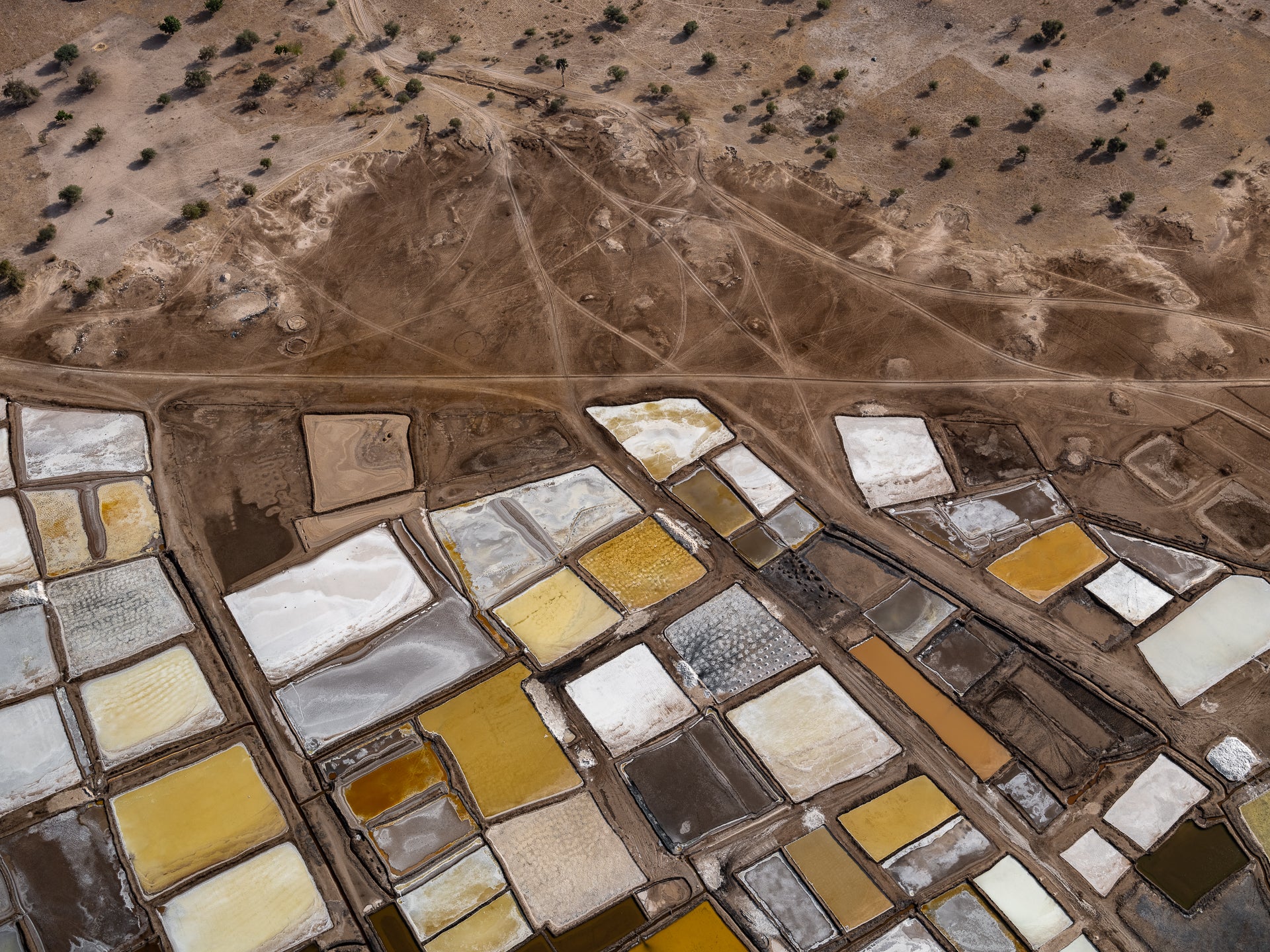 N°TSSIV18 (The Salt Series IV, Senegal) by Tom Hegen, limited edition photography